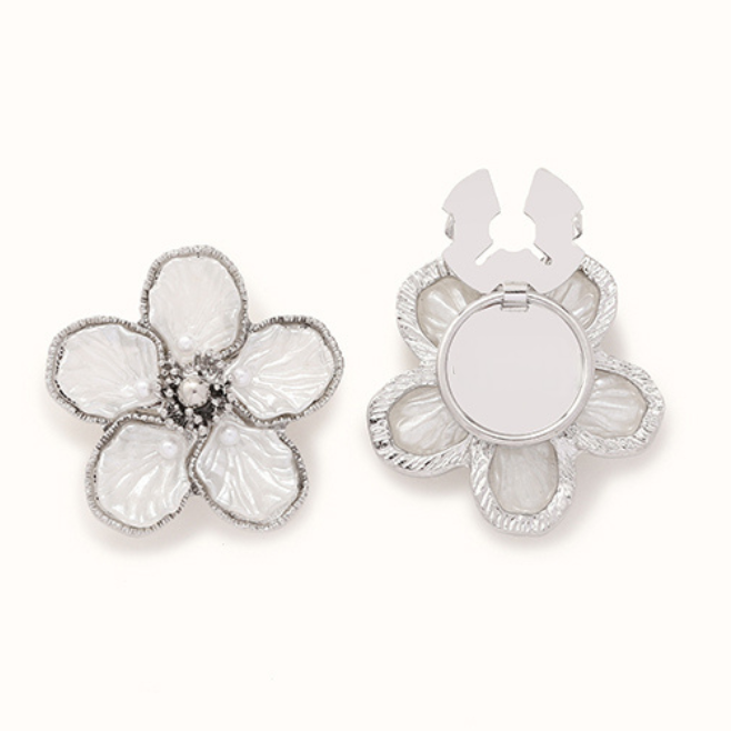 Julie Flower | 1 Set